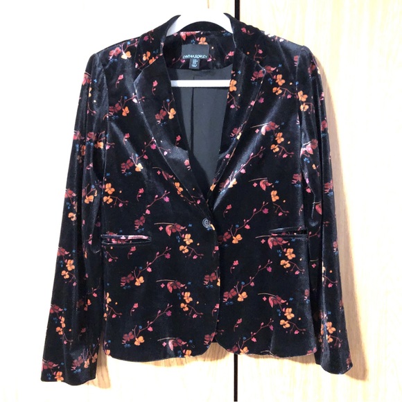 Velvet Floral Blazer - Picture 11 of 12